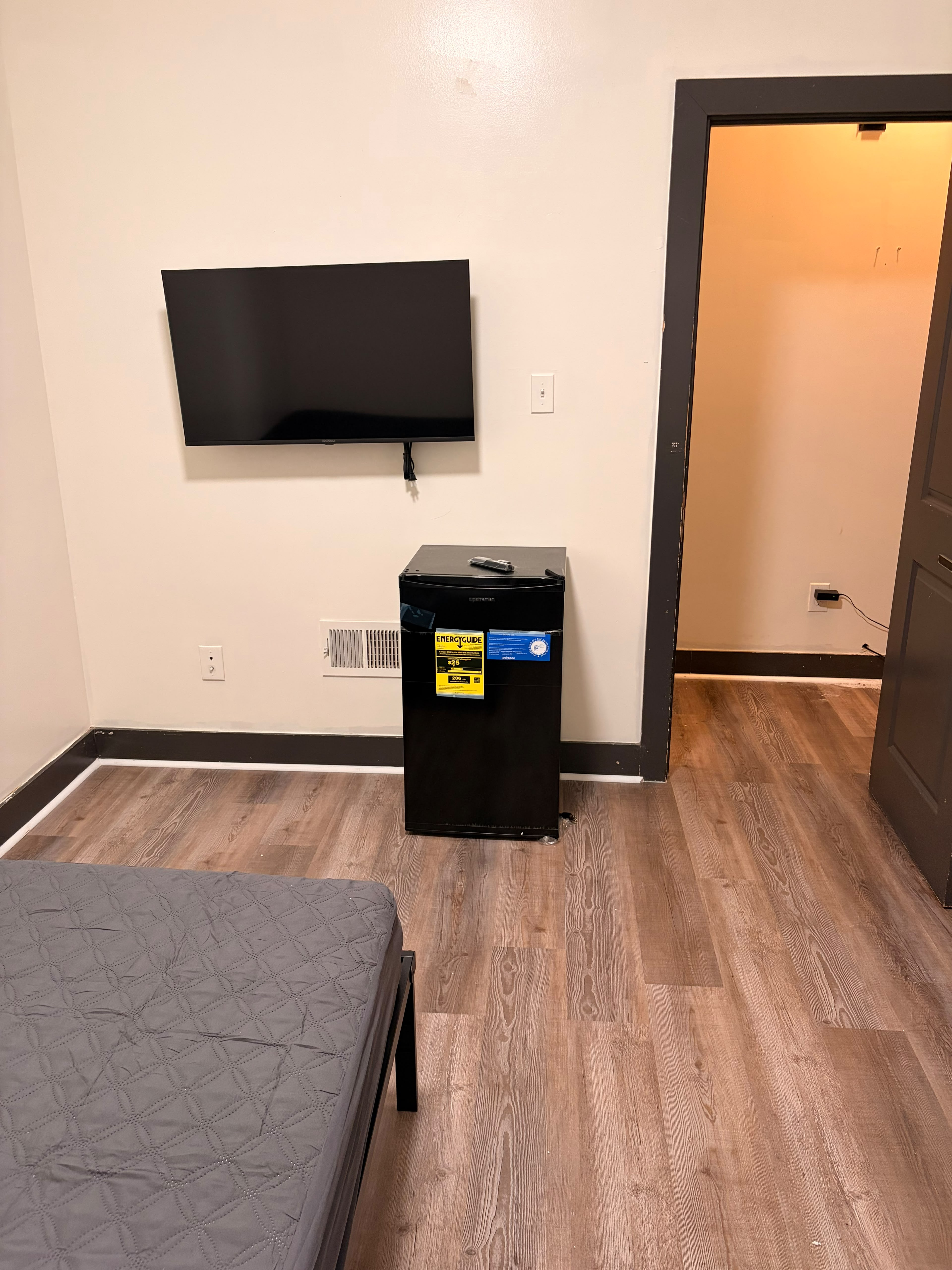 Furnished KTC Roomster bedroom in Philadelphia